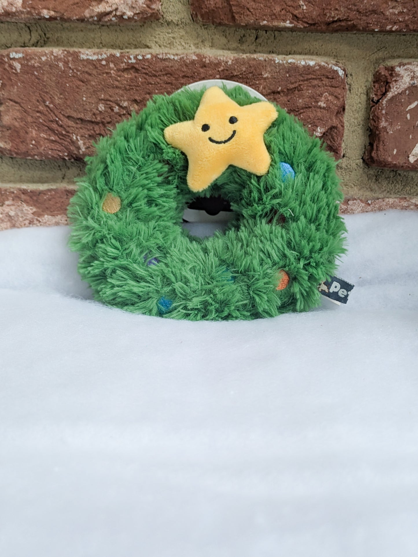 Remy Wreath Strong Dog Toy