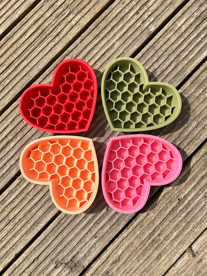 Heart bowl feeder